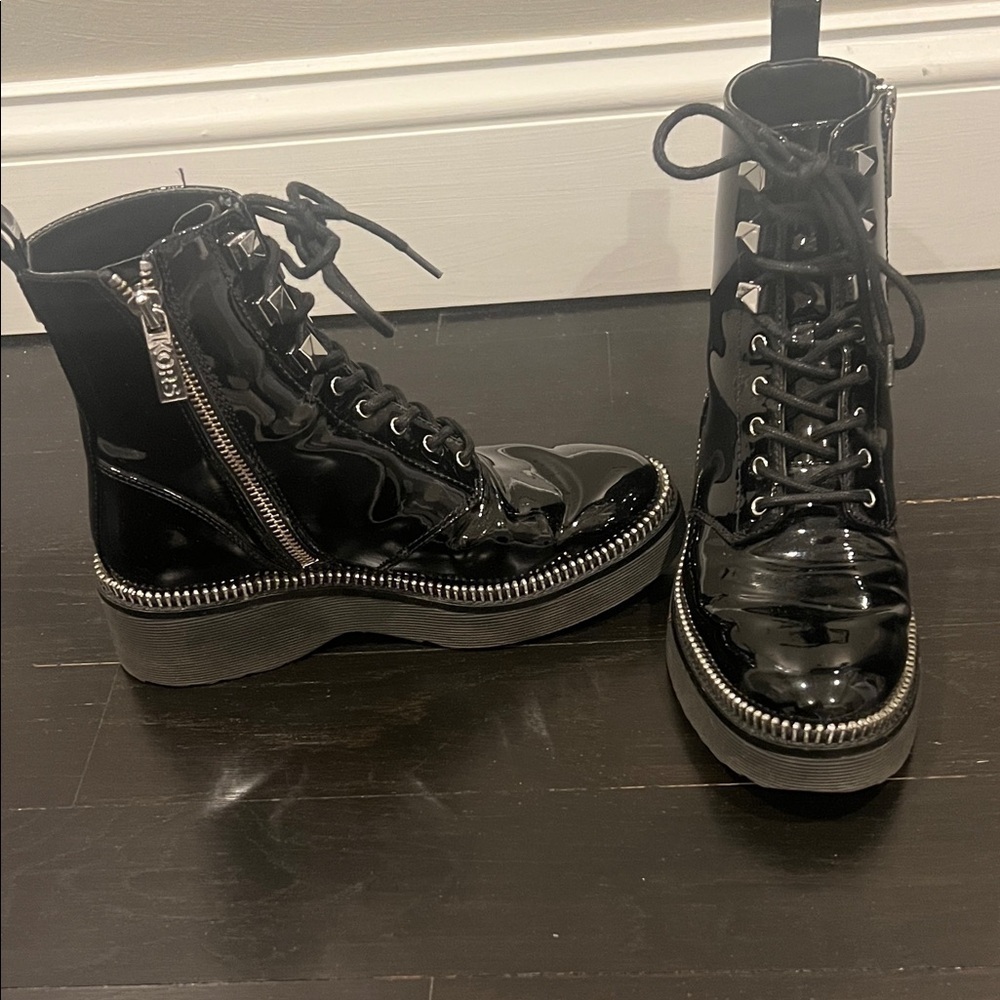 Michael Kors Black Patent leather Lace-Up Boots Size 5 - Picture 4 of 13